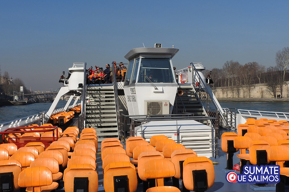 Paseo en Barco por París